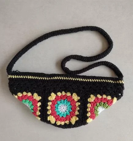 Handgemaakte crossbodytas minitas festivaltas zwart uniek